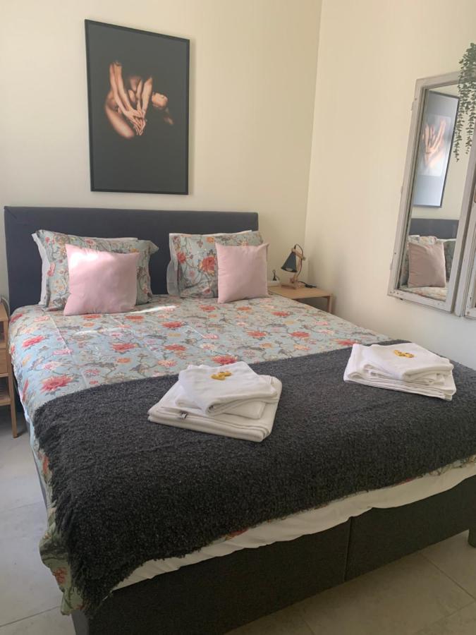 Sunlit Artist Studio Apartment Beograd Bagian luar foto