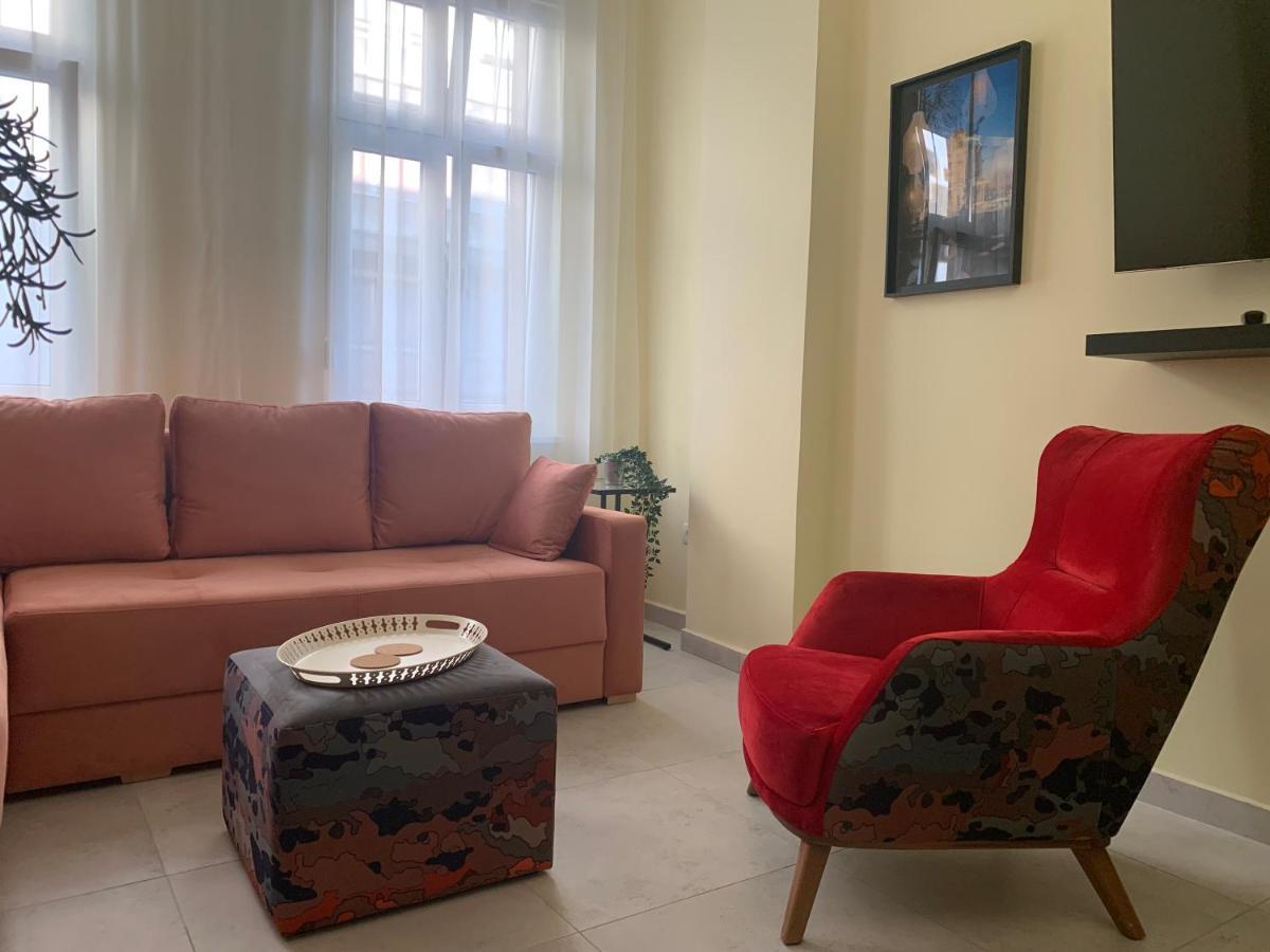 Sunlit Artist Studio Apartment Beograd Bagian luar foto