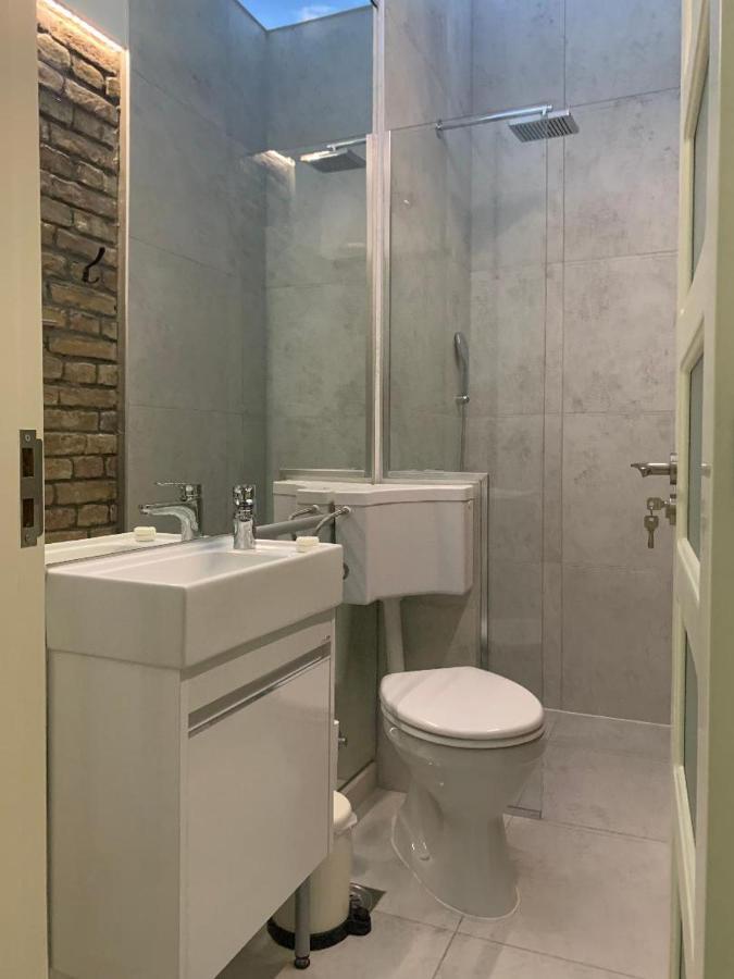 Sunlit Artist Studio Apartment Beograd Bagian luar foto